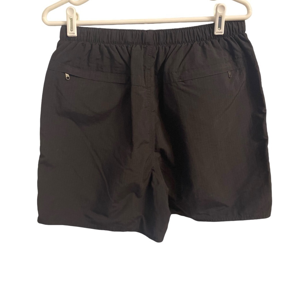 Lands End lined pull-on black shorts ladies size medium, clasp and pockets. - Picture 2 of 16